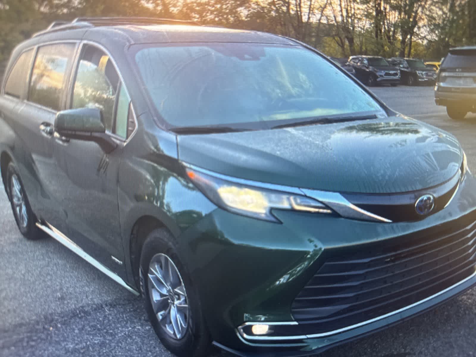 Thumbnail: 2021 Toyota Sienna - 7