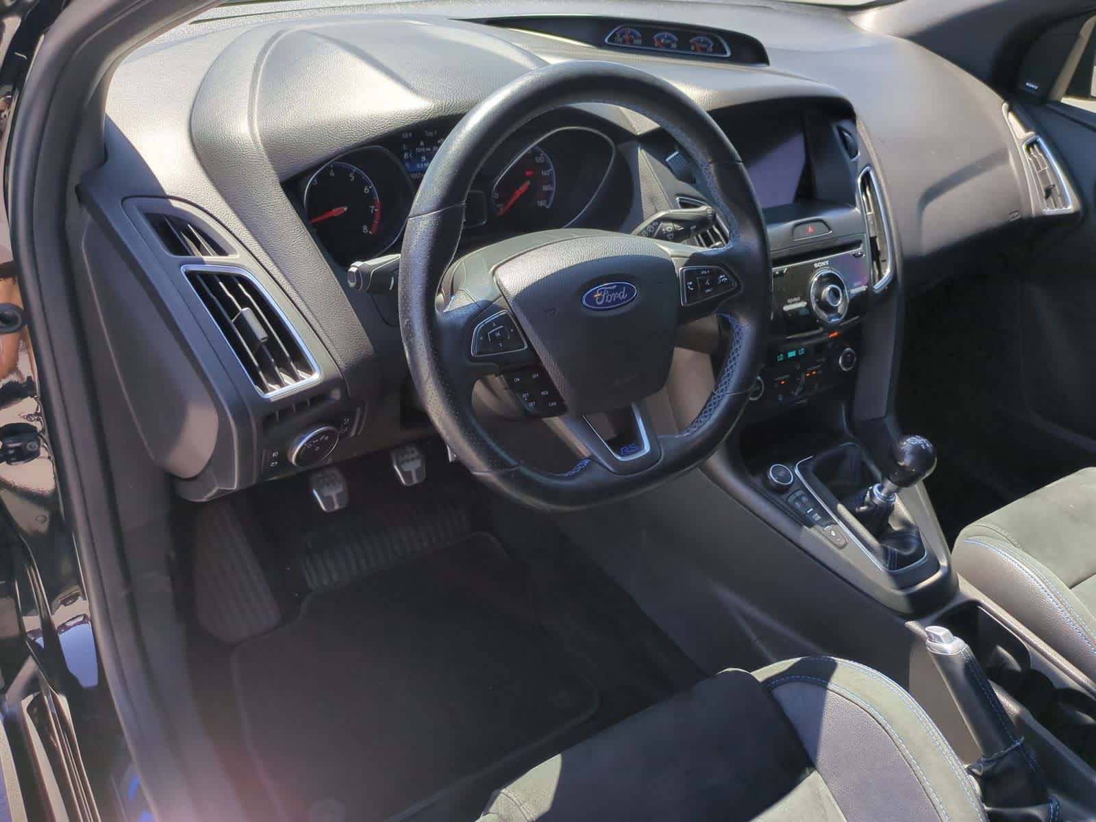 Thumbnail: 2016 Ford Focus - 10