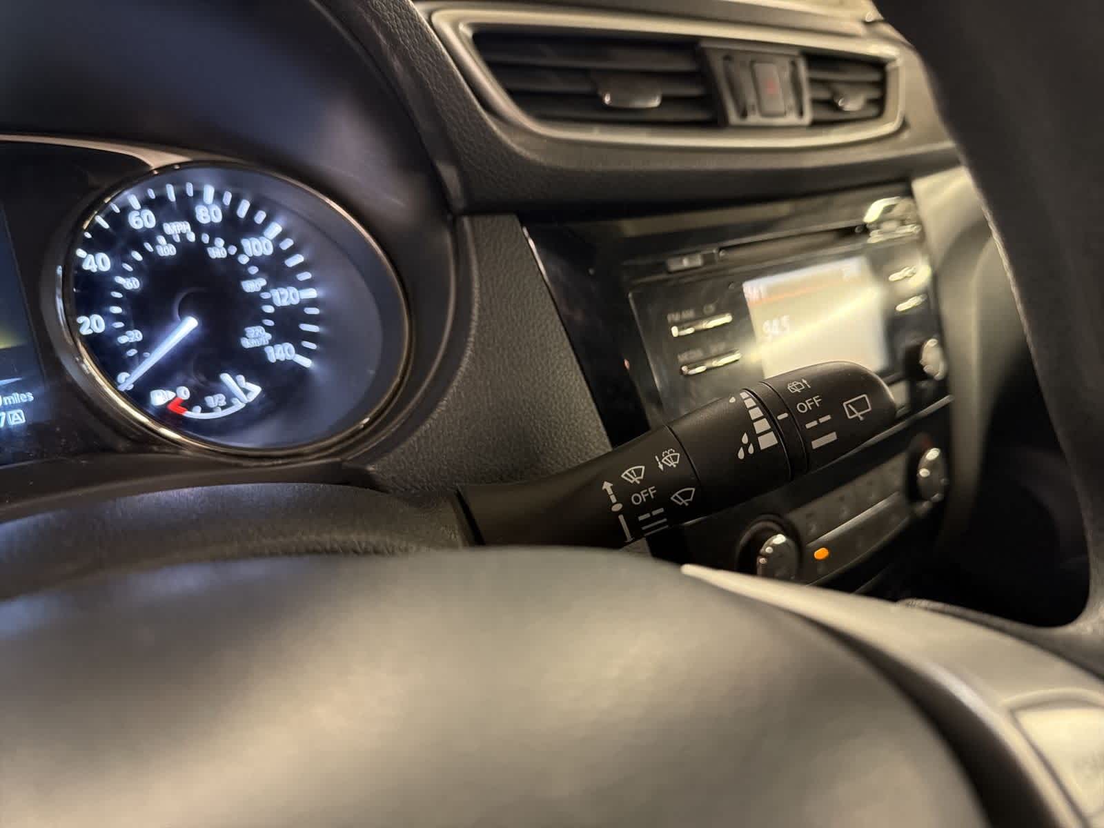 Thumbnail: 2015 Nissan Rogue - 25