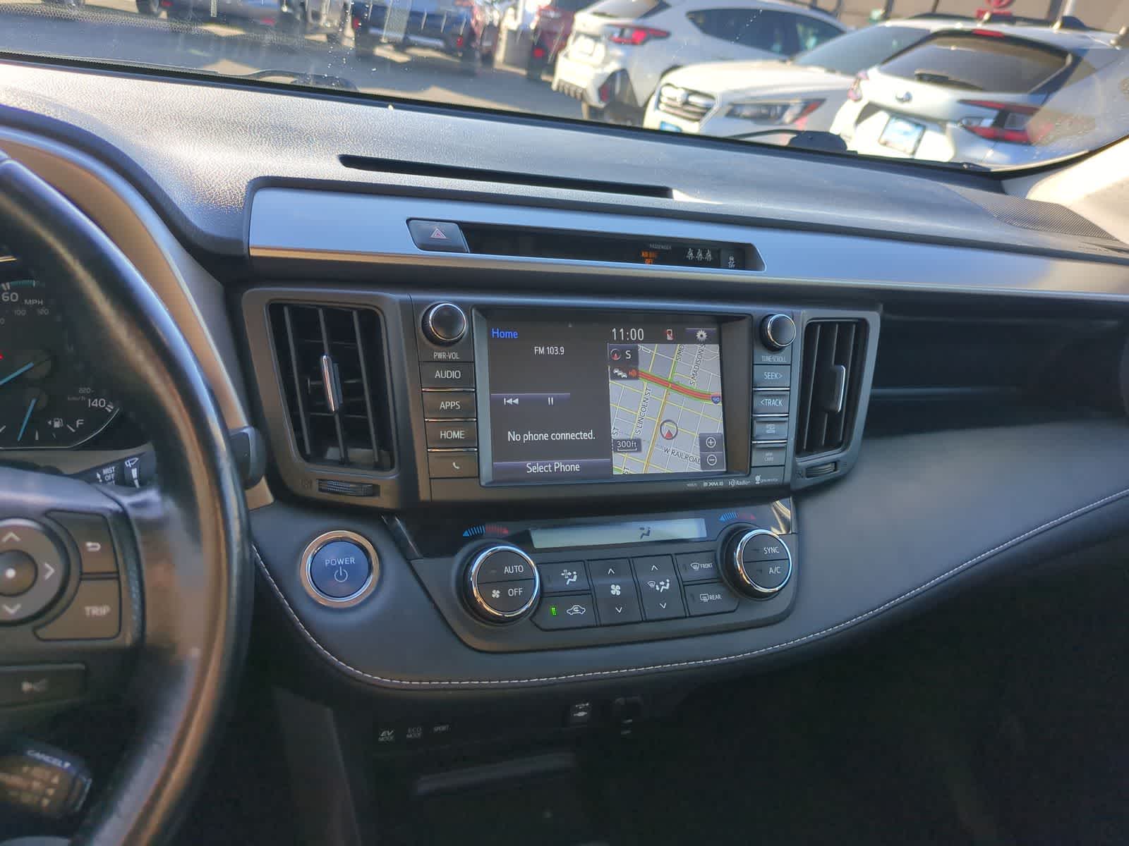 Thumbnail: 2018 Toyota RAV4 - 28