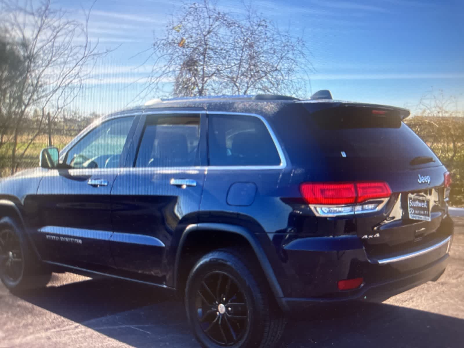 Thumbnail: 2018 Jeep Grand Cherokee - 3