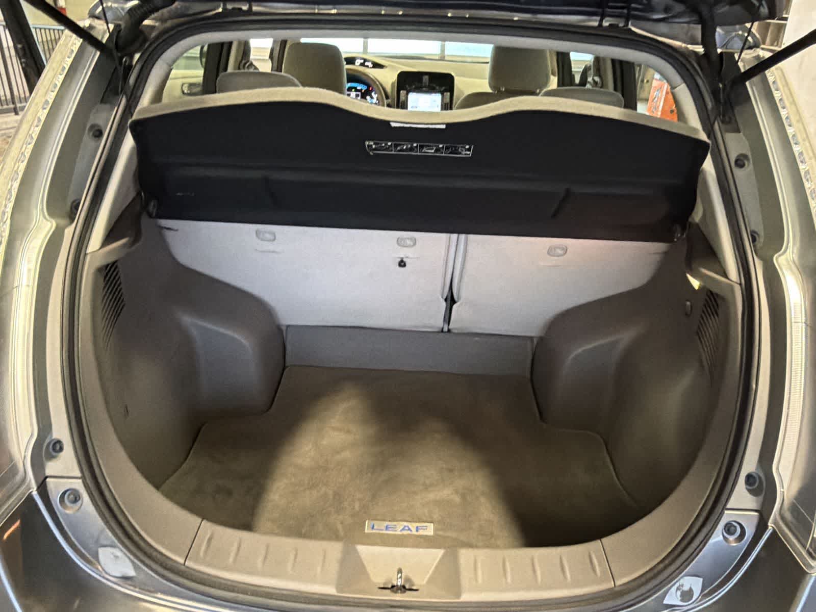 Thumbnail: 2015 Nissan Leaf - 33