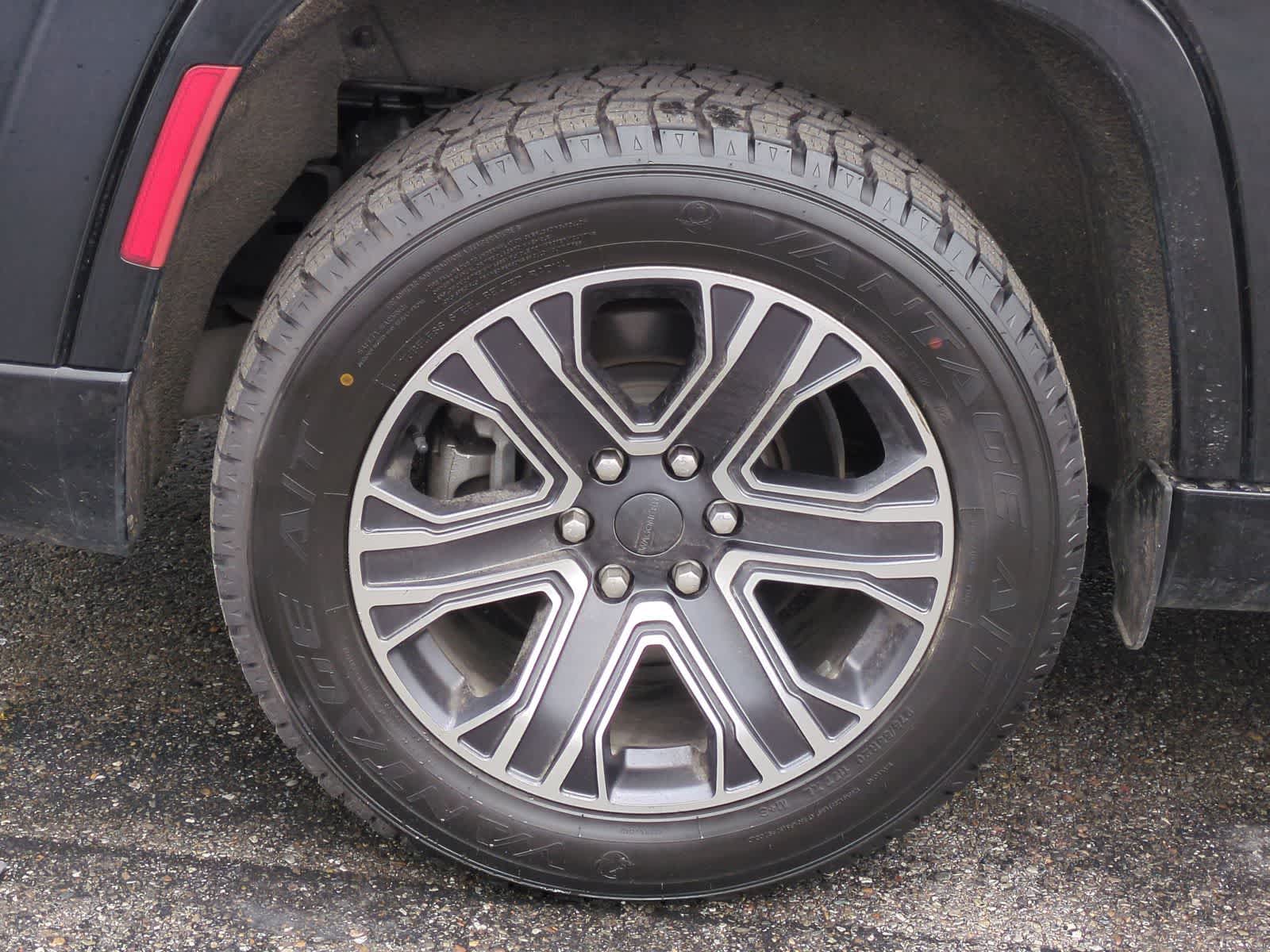 Thumbnail: 2024 Jeep Wagoneer - 13