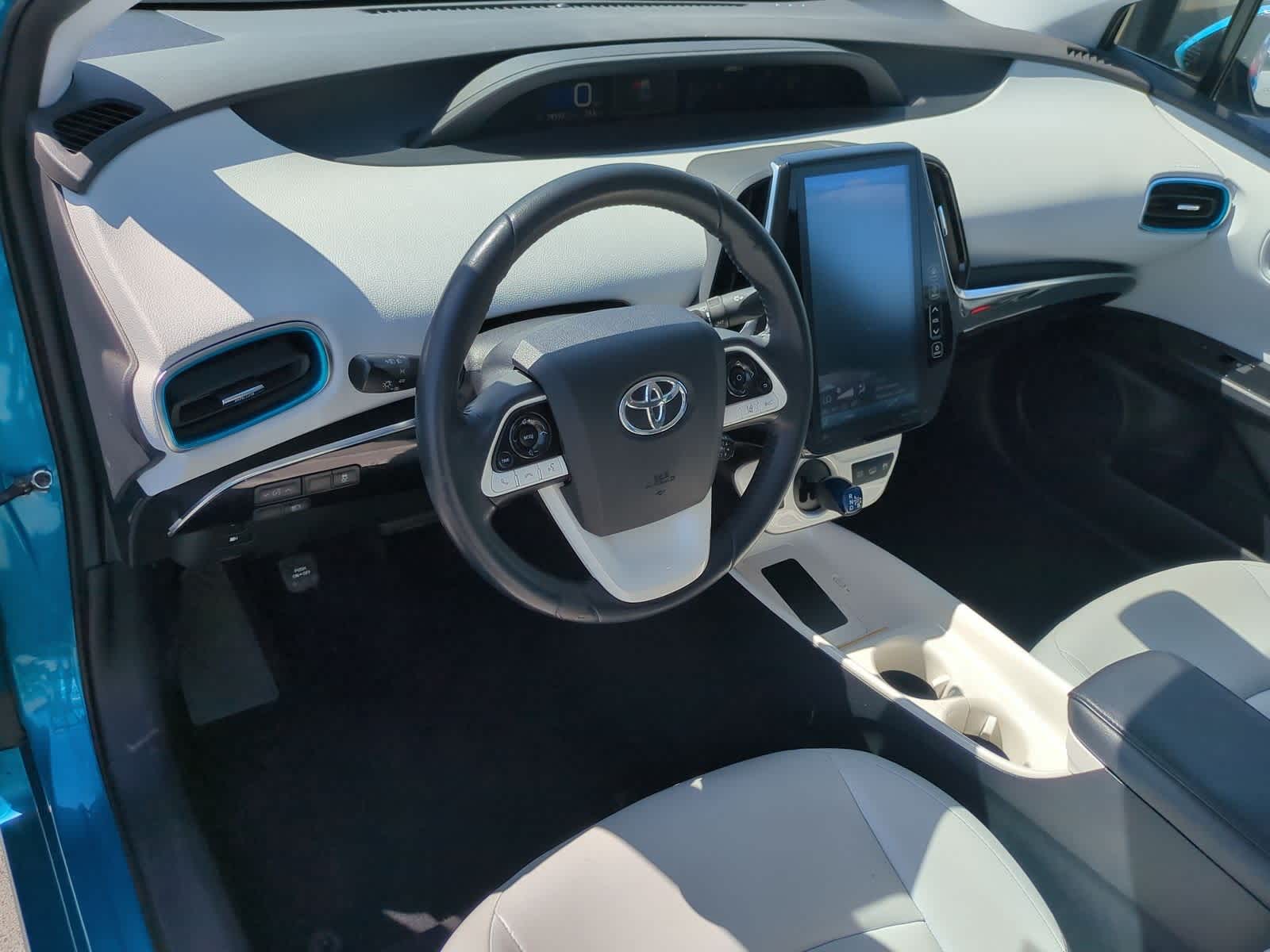 Thumbnail: 2017 Toyota Prius Prime - 10
