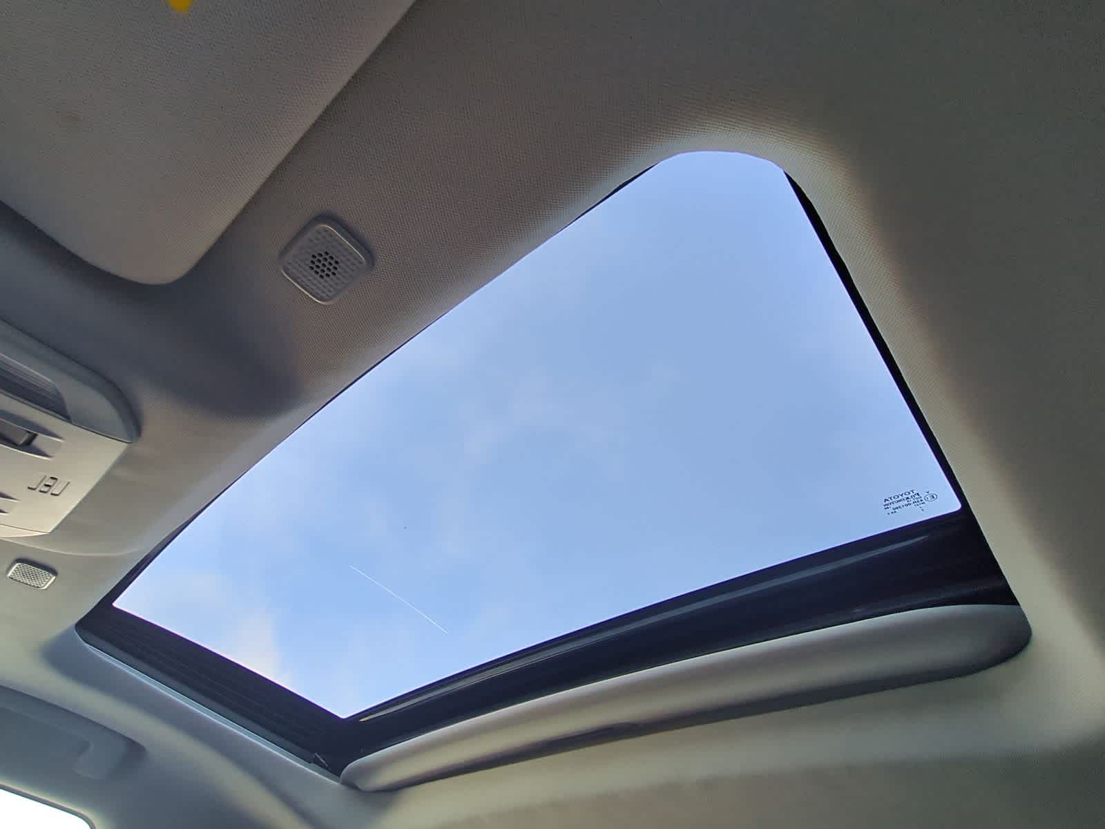 Thumbnail: 2023 Toyota Highlander - 20