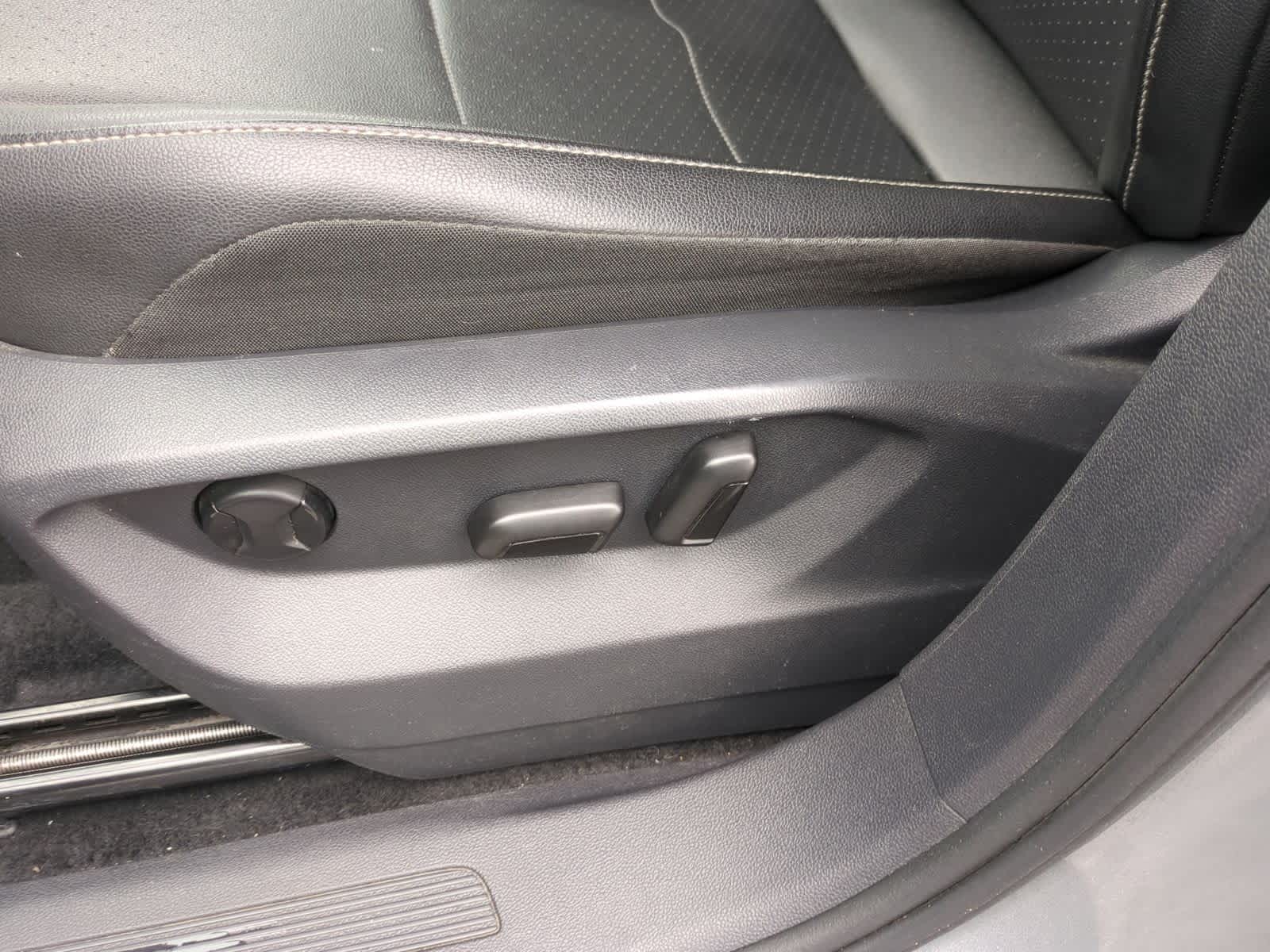 Thumbnail: 2019 Volkswagen Tiguan - 18