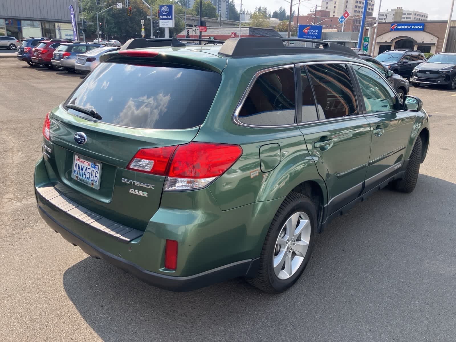 2013 Subaru Outback 2.5i Limited photo 2