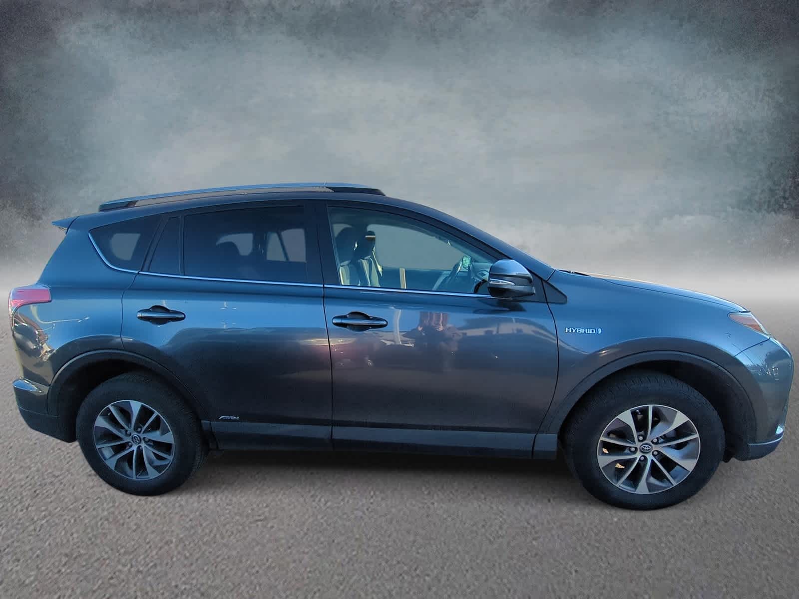 Thumbnail: 2018 Toyota RAV4 - 9