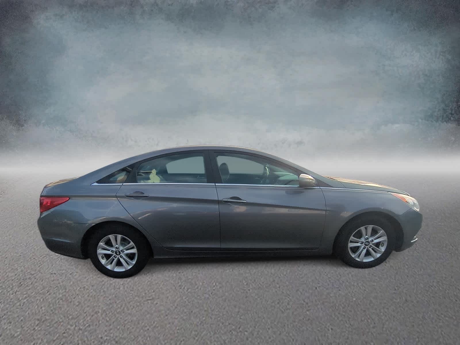 Thumbnail: 2013 Hyundai Sonata - 9