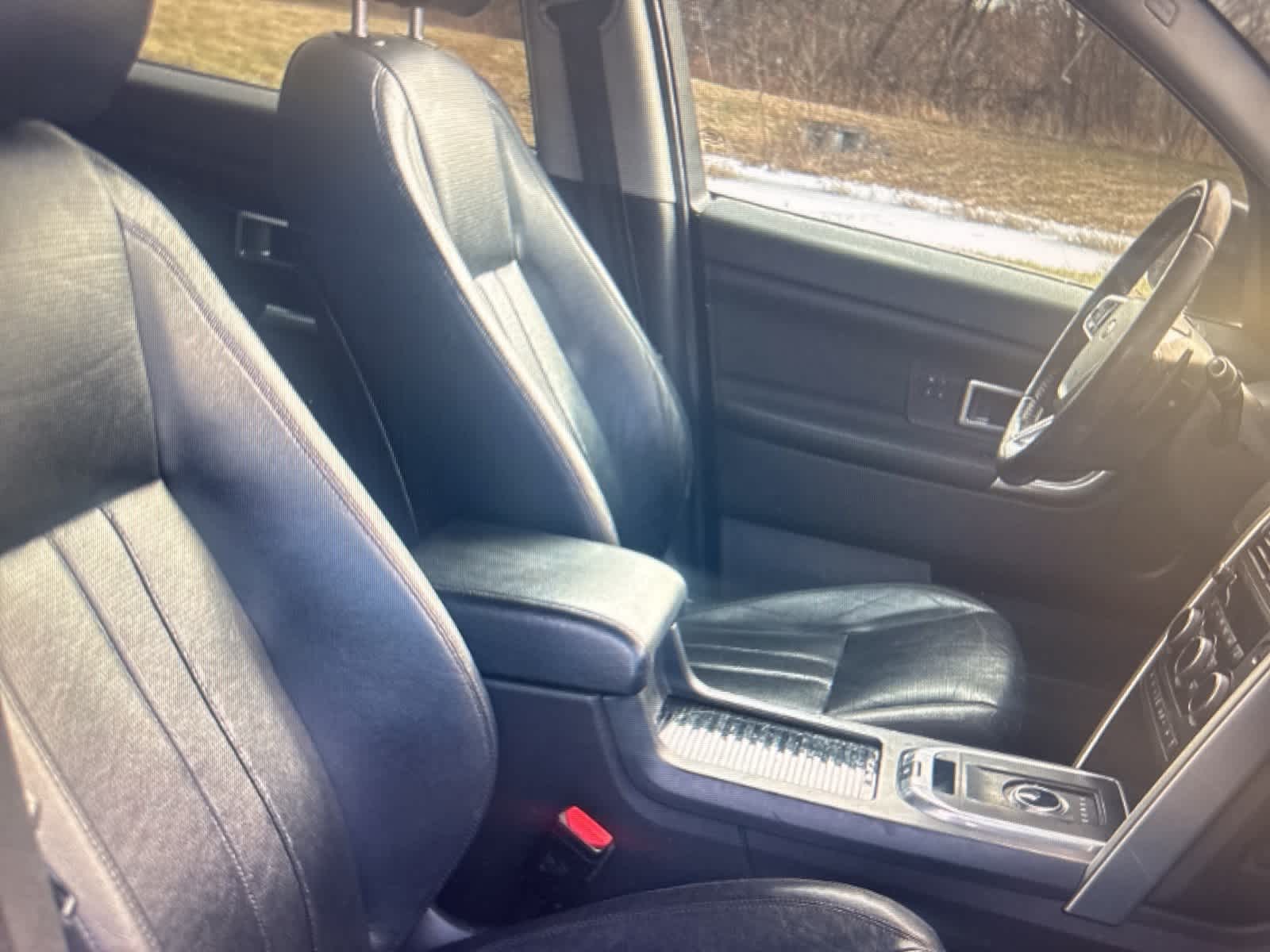 Thumbnail: 2017 Land Rover Discovery Sport - 12