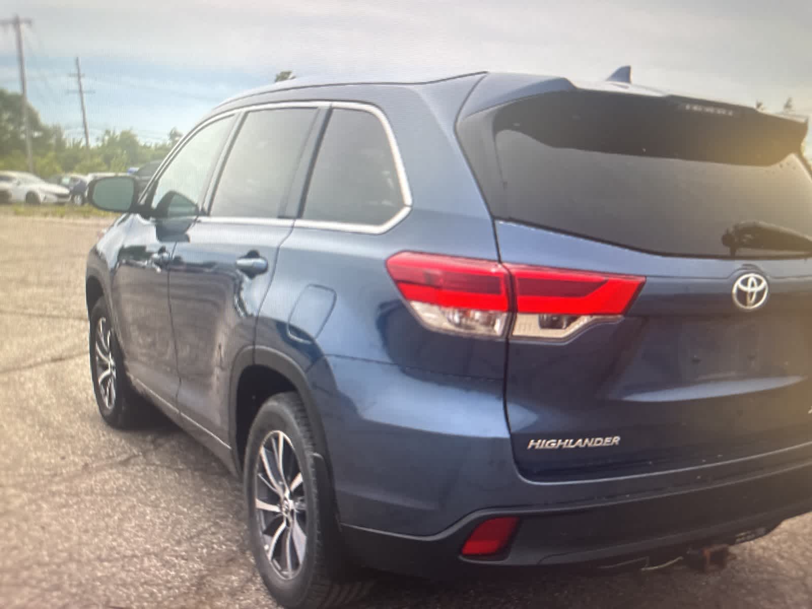 Thumbnail: 2017 Toyota Highlander - 3