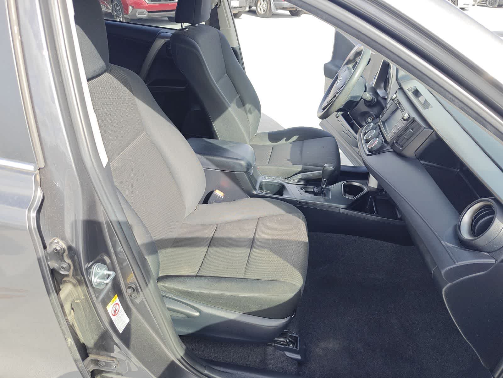 Thumbnail: 2017 Toyota RAV4 - 21