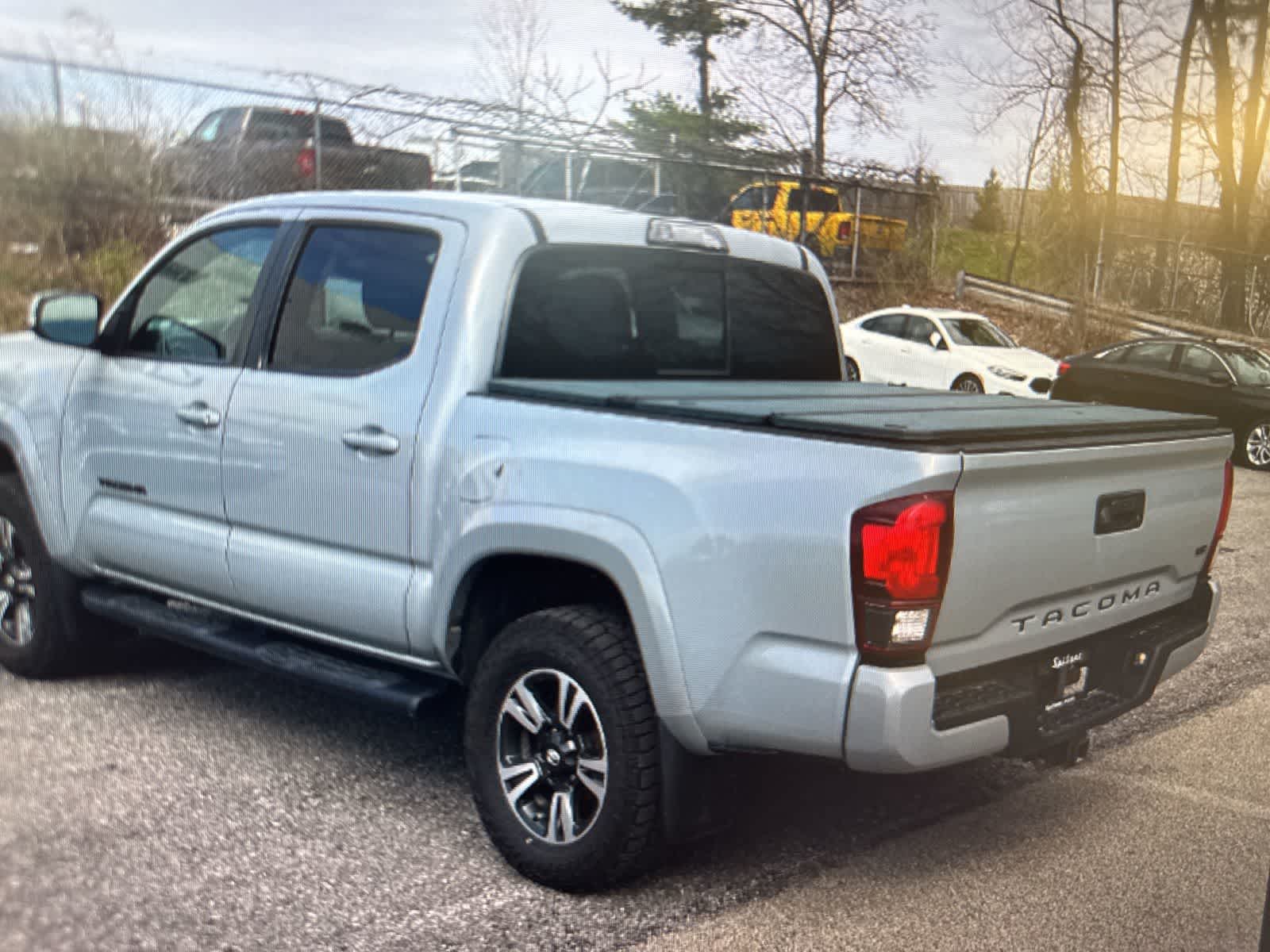 Thumbnail: 2018 Toyota Tacoma - 3