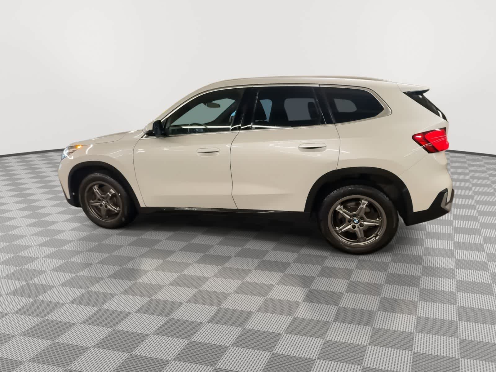 Thumbnail: 2023 BMW X1 - 5