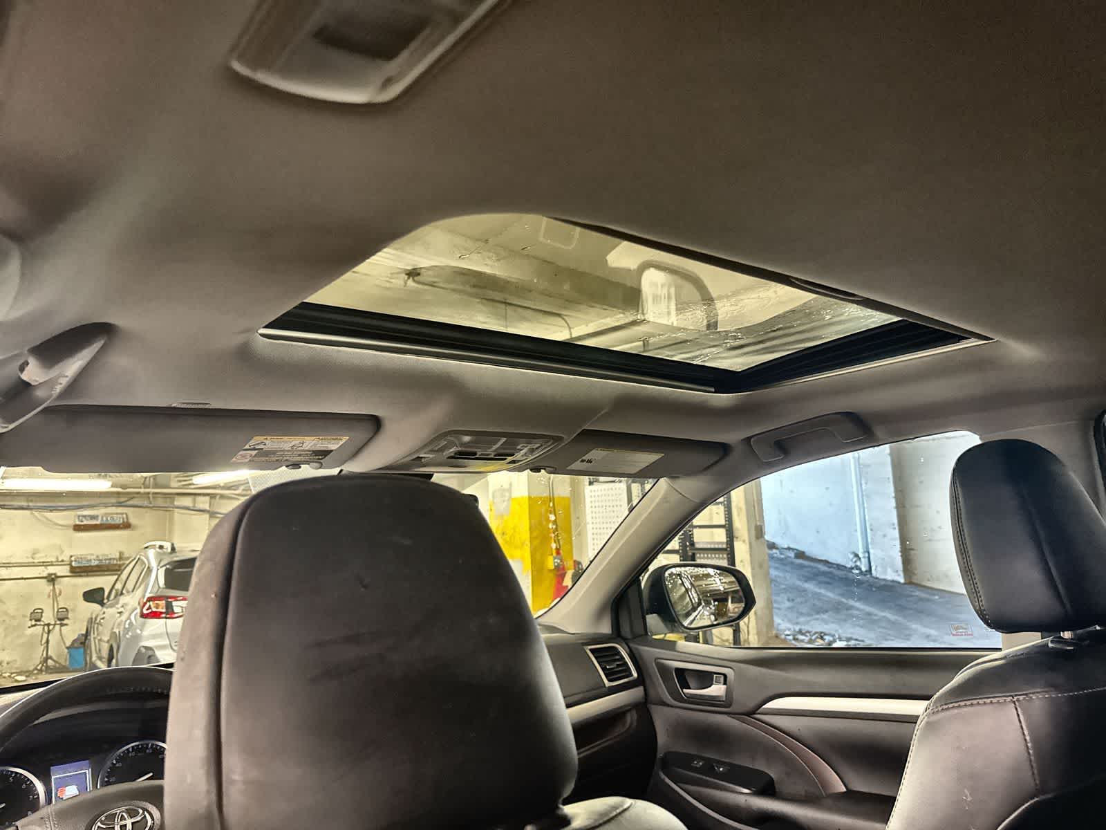 Thumbnail: 2019 Toyota Highlander - 20