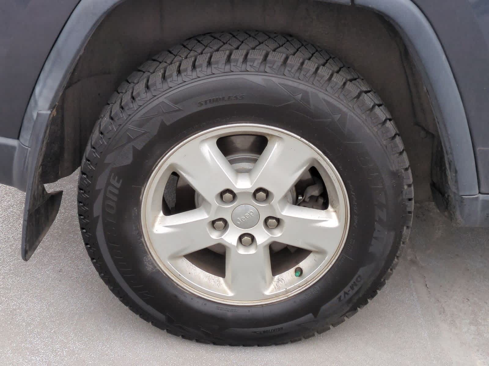 Thumbnail: 2012 Jeep Grand Cherokee - 14