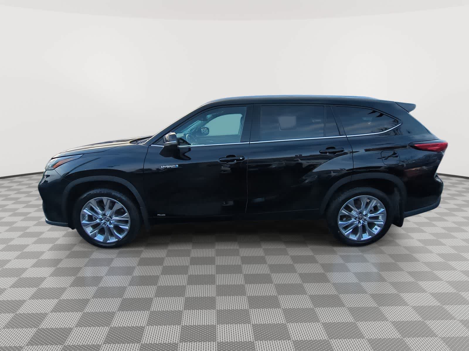 Thumbnail: 2021 Toyota Highlander - 5