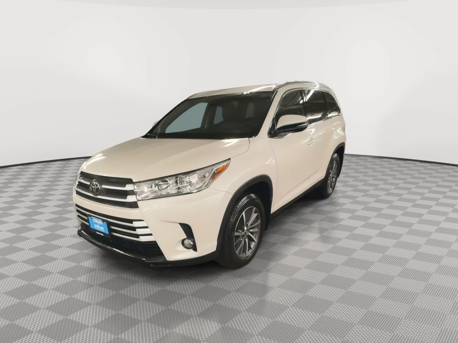 Thumbnail: 2019 Toyota Highlander - 4