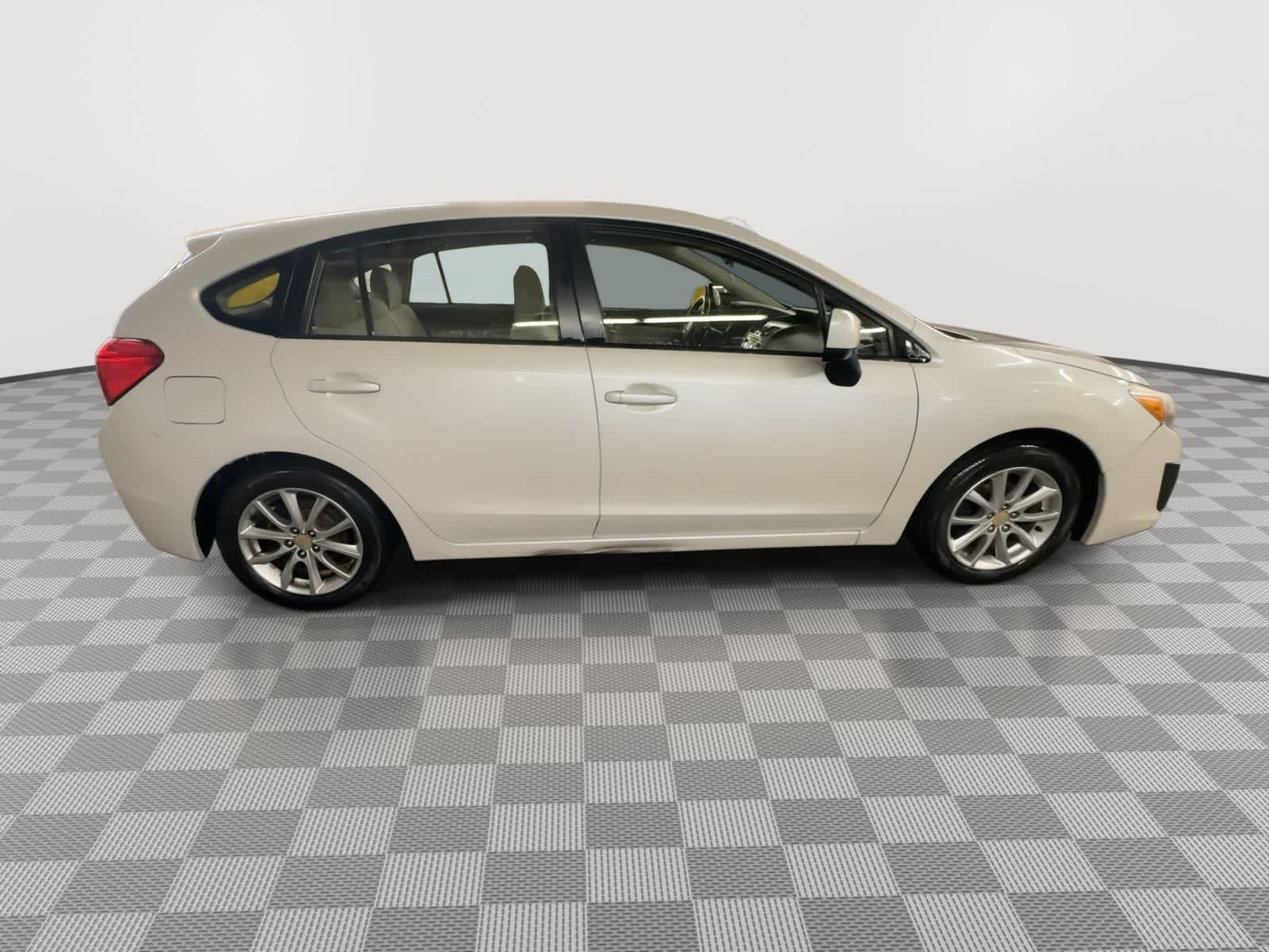 Thumbnail: 2014 Subaru Impreza - 9