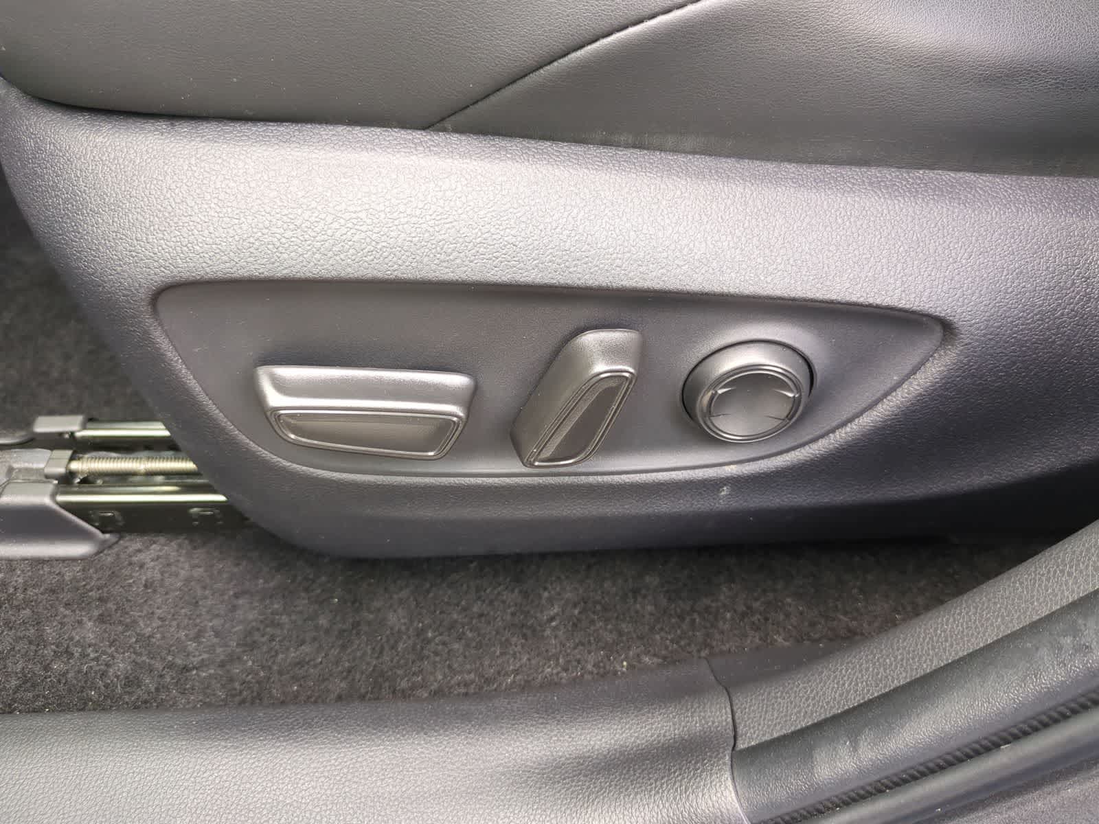 Thumbnail: 2024 Toyota RAV4 - 17