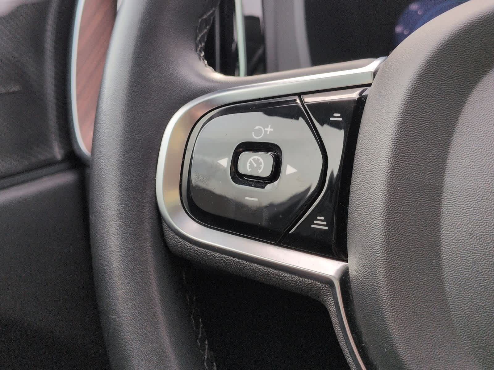 Thumbnail: 2024 Volvo XC60 - 24