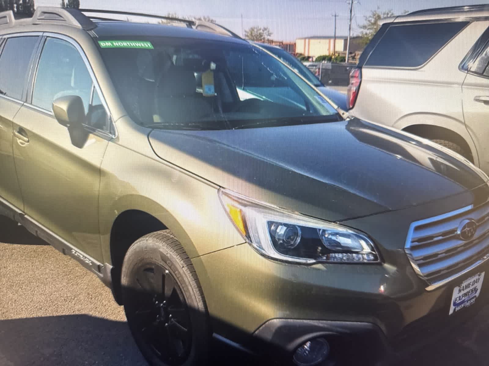 2017 Subaru Outback Premium photo 3