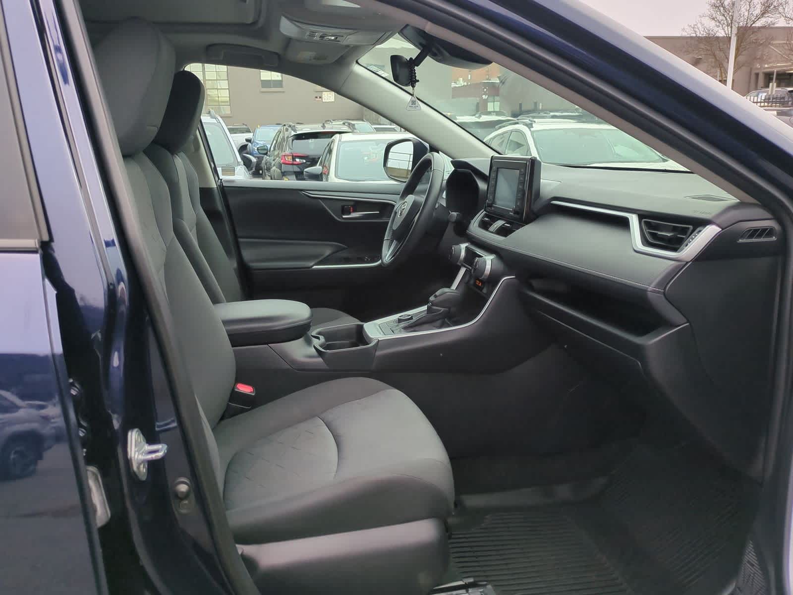 Thumbnail: 2020 Toyota RAV4 - 23