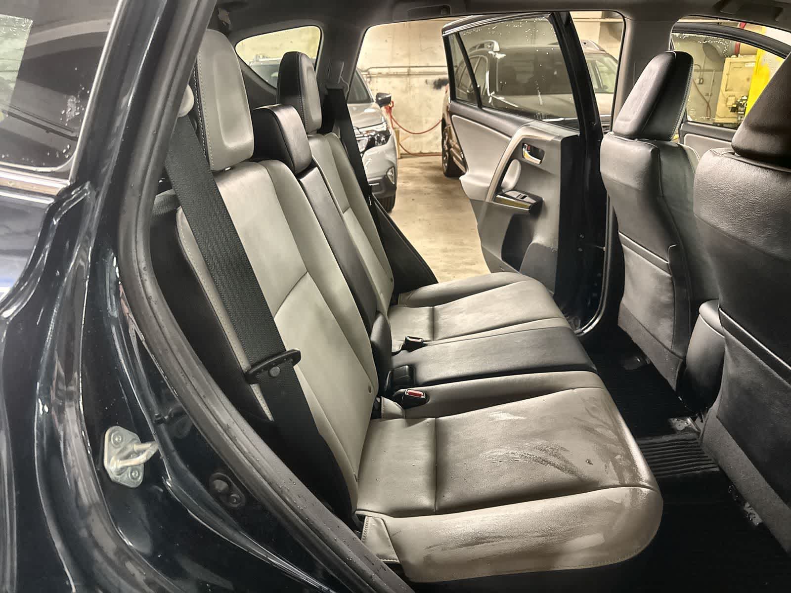 Thumbnail: 2018 Toyota RAV4 - 22