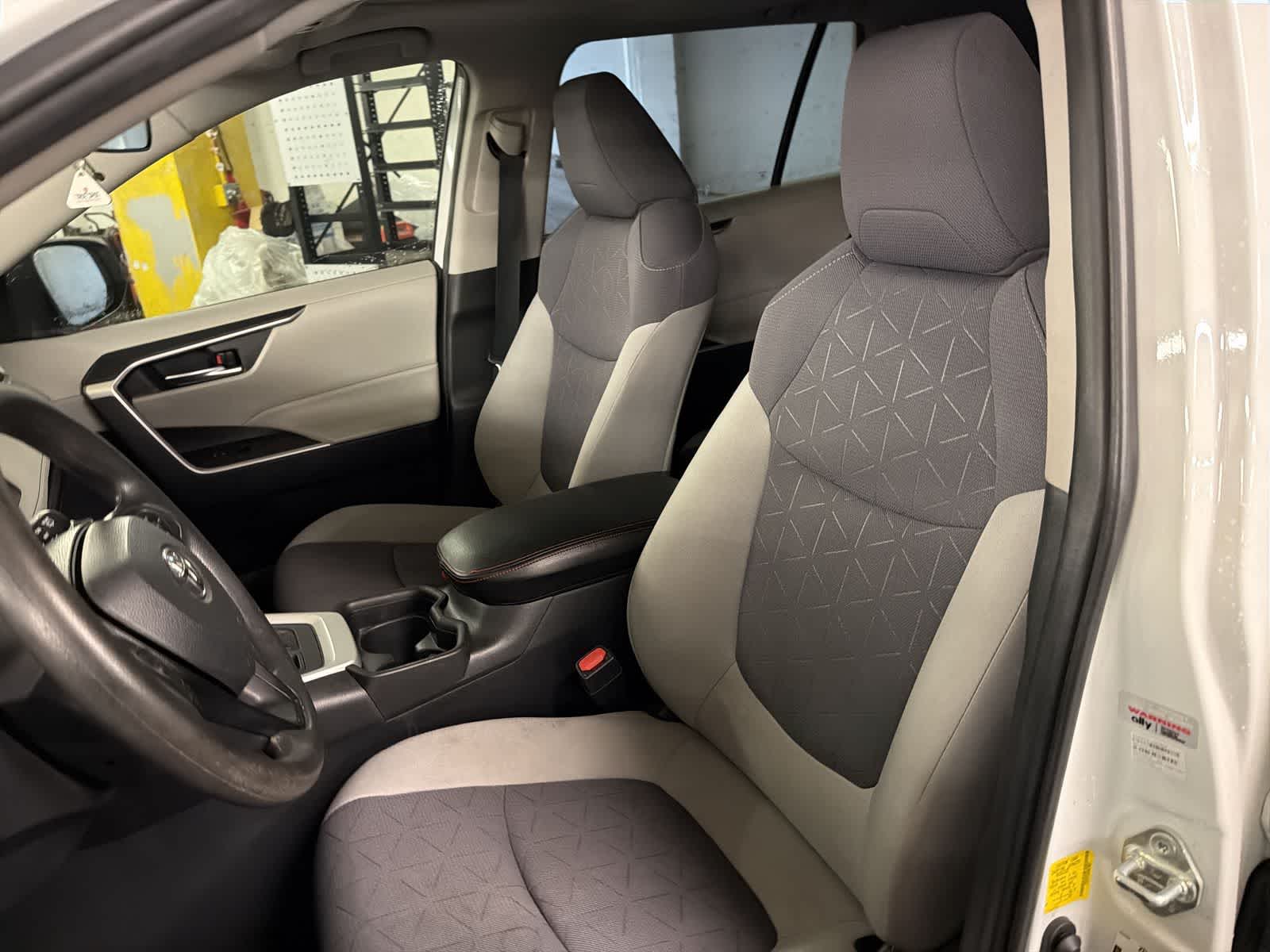 Thumbnail: 2019 Toyota RAV4 - 14