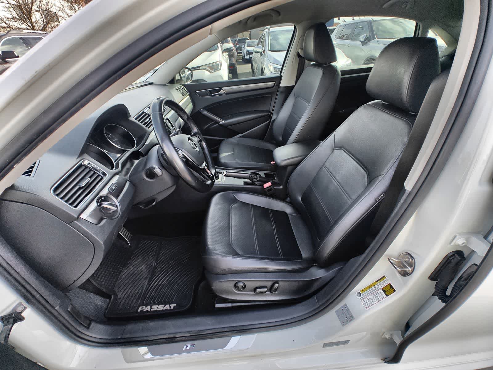 Thumbnail: 2018 Volkswagen Passat - 16