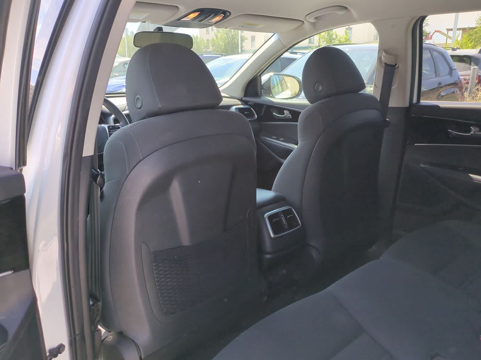 Thumbnail: 2019 Kia Sorento - 19