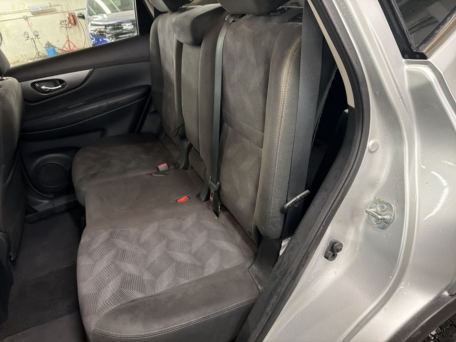 Thumbnail: 2015 Nissan Rogue - 19