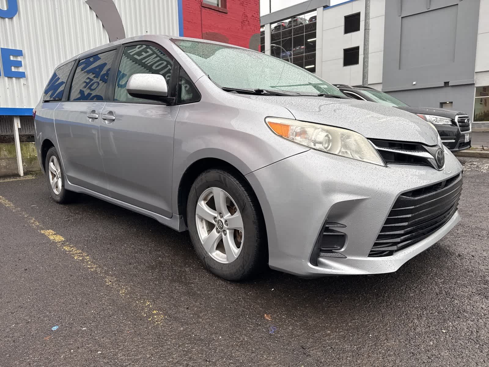 Thumbnail: 2018 Toyota Sienna - 2