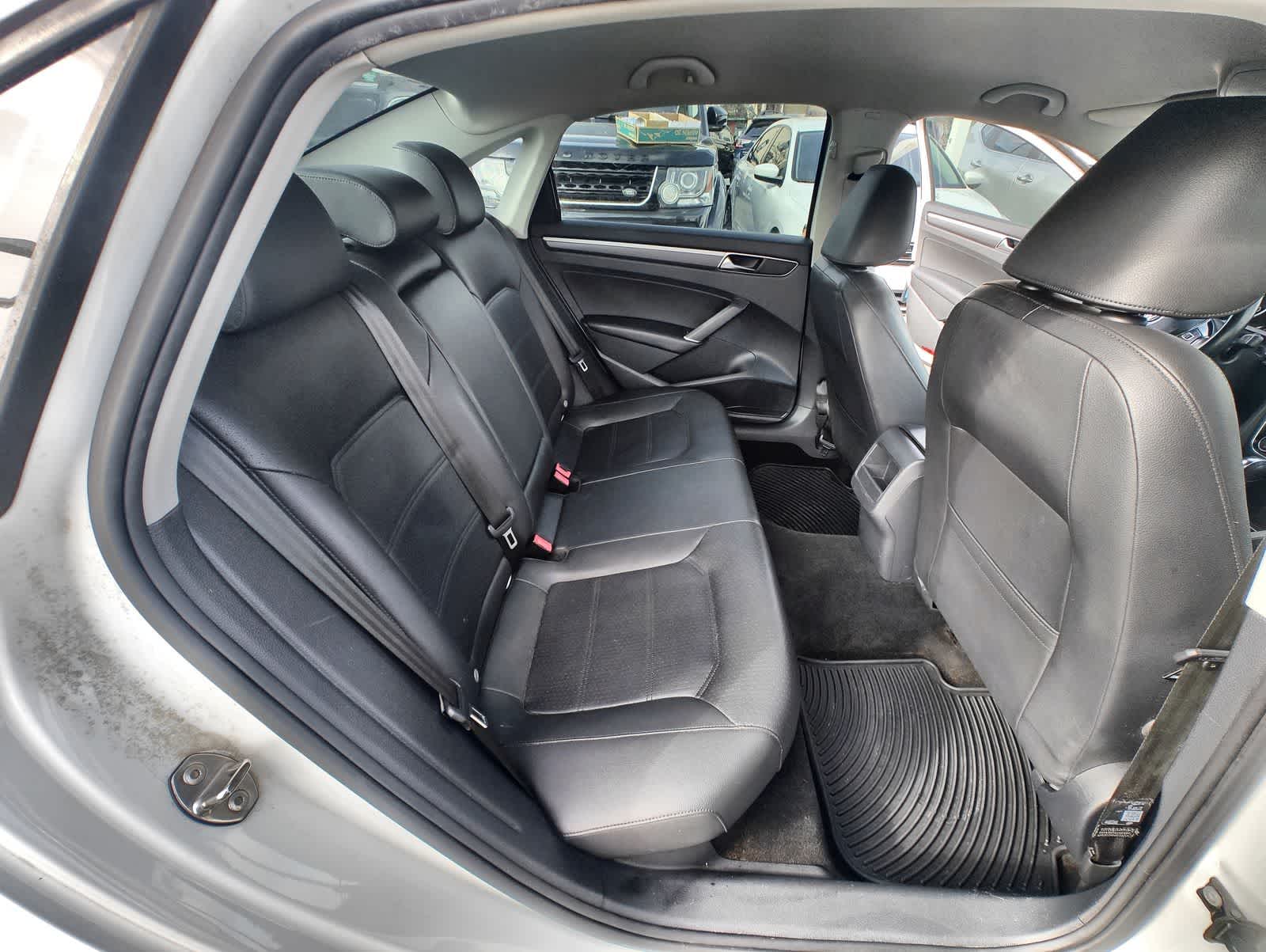 Thumbnail: 2018 Volkswagen Passat - 20