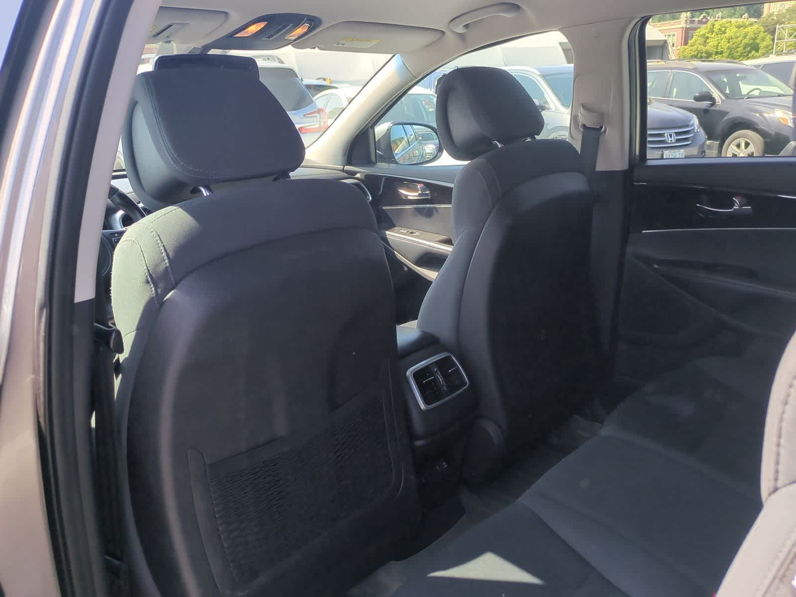 Thumbnail: 2016 Kia Sorento - 19