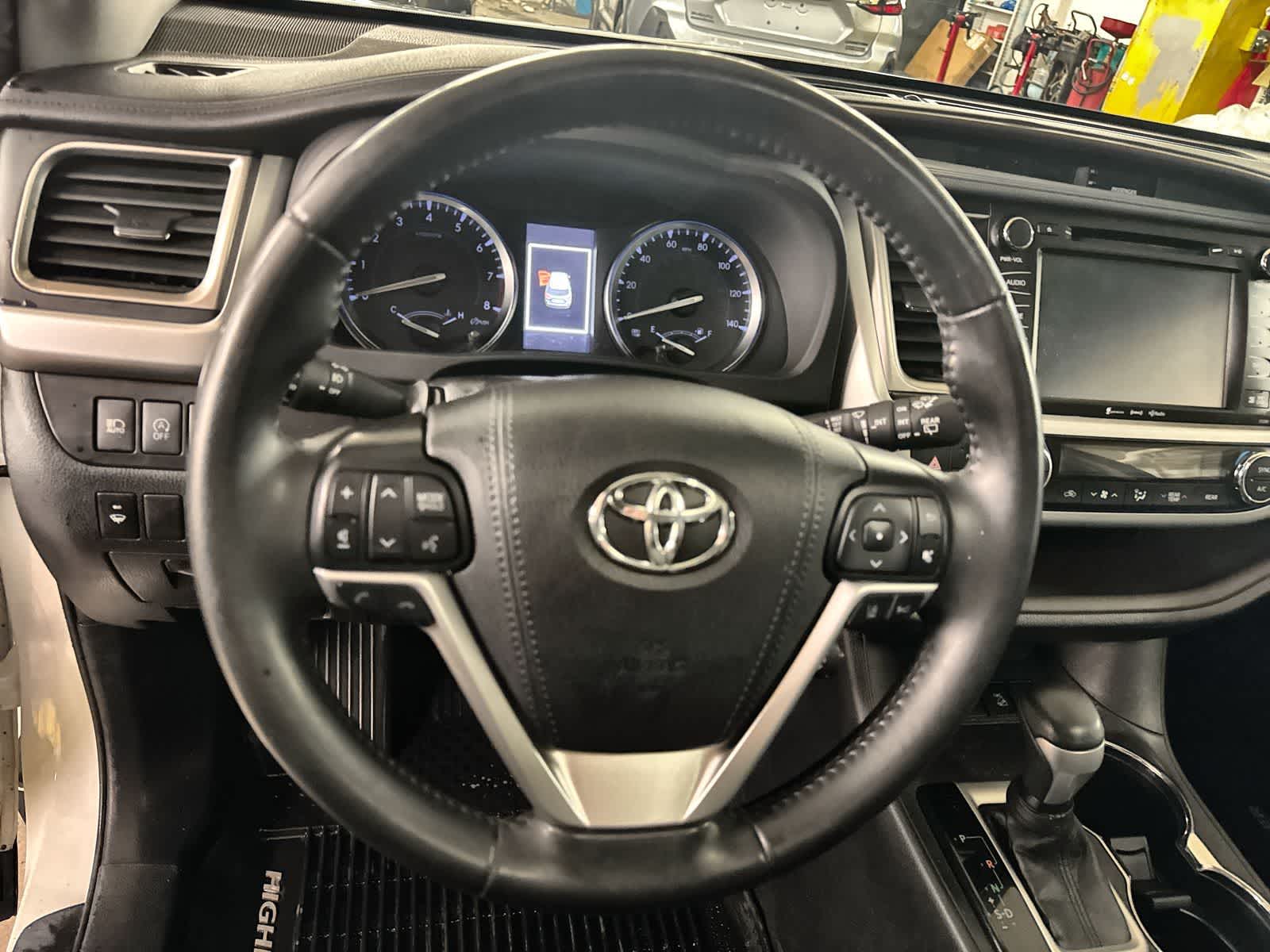 Thumbnail: 2019 Toyota Highlander - 25