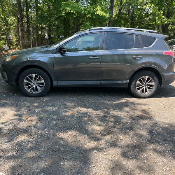 Thumbnail: 2018 Toyota RAV4 - 6