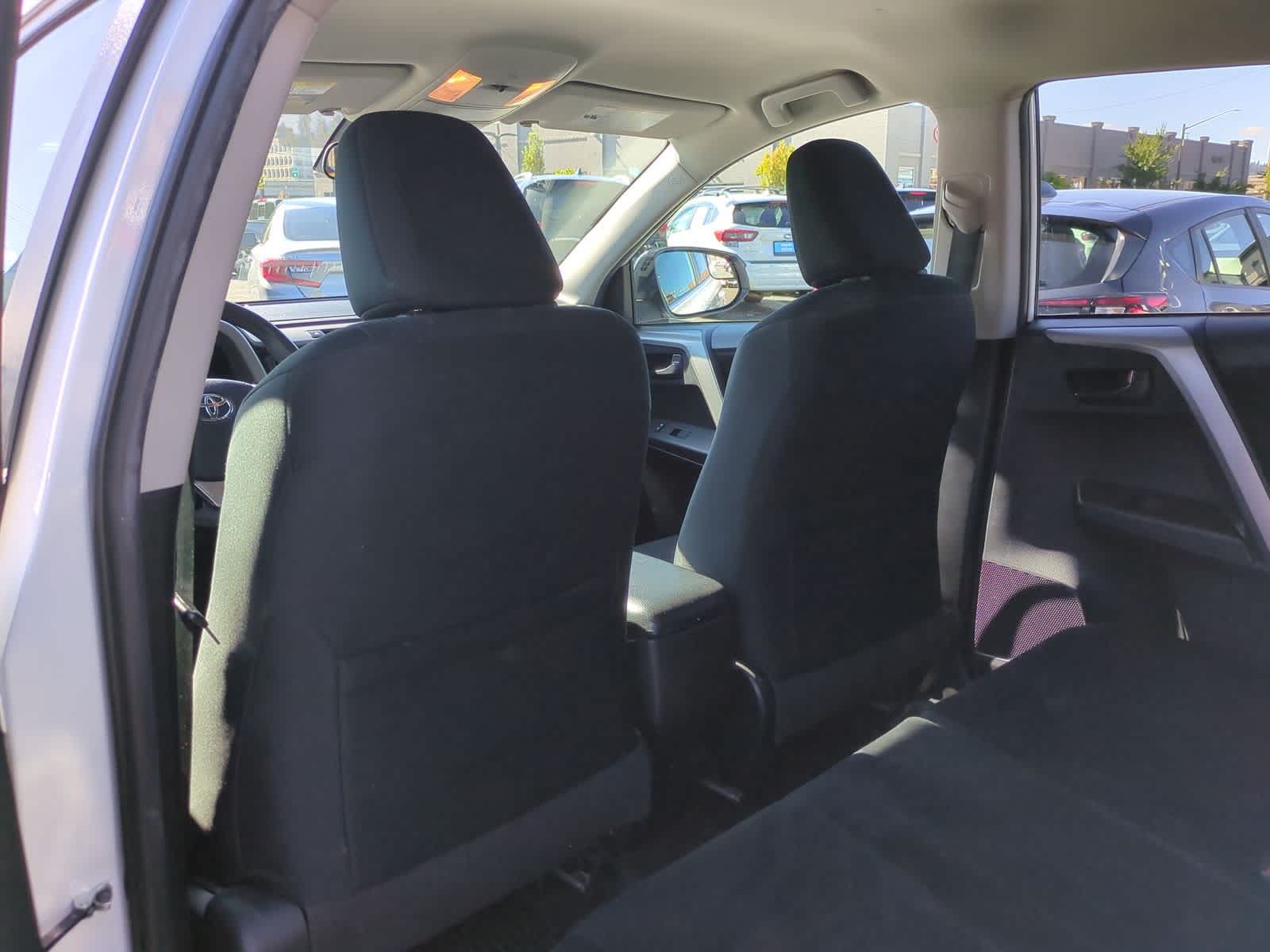 Thumbnail: 2018 Toyota RAV4 - 19