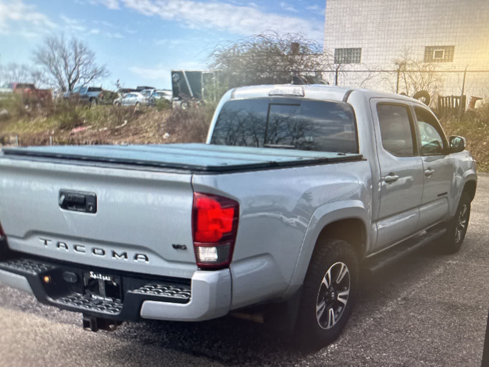 Thumbnail: 2018 Toyota Tacoma - 5