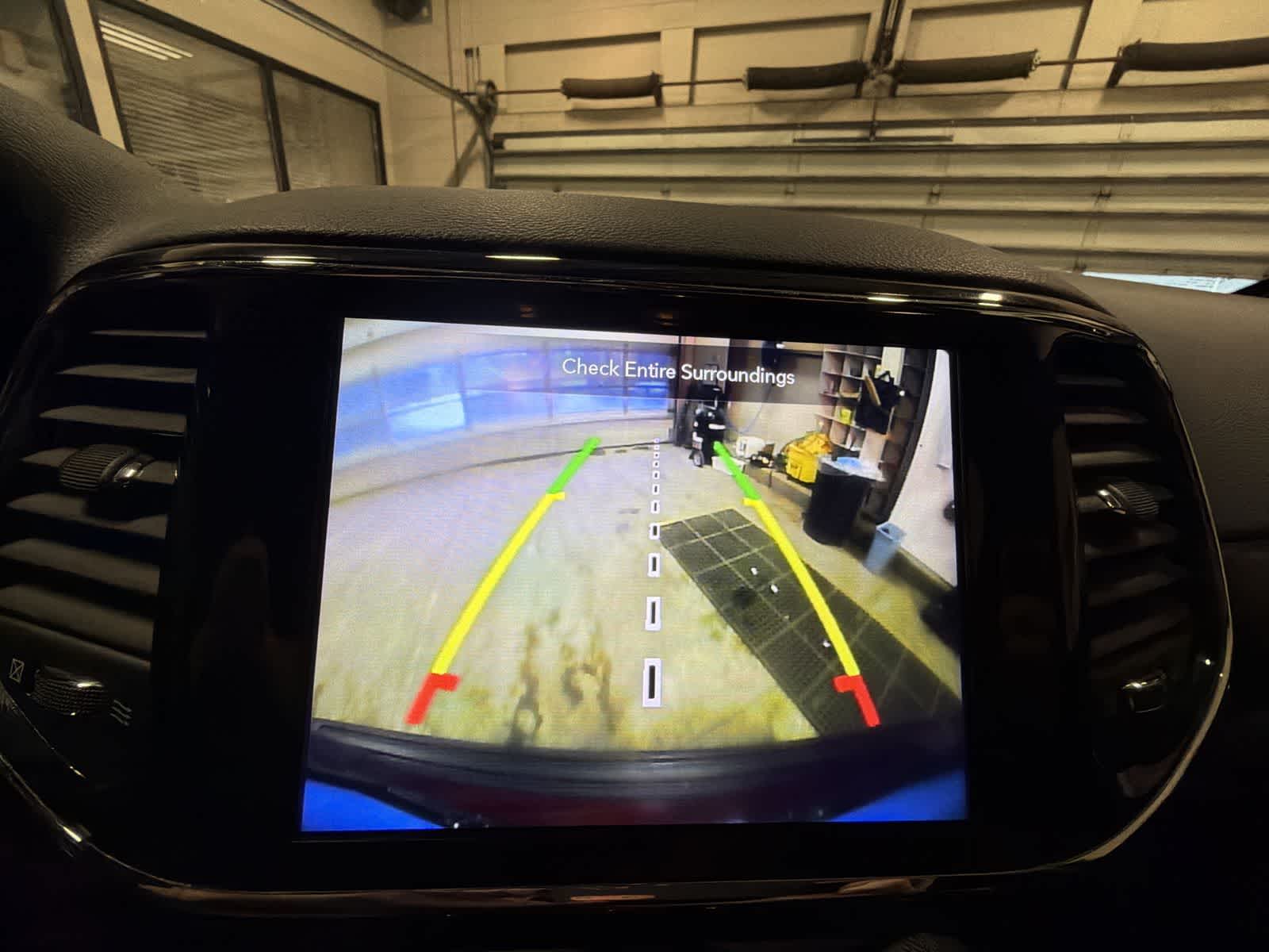 Thumbnail: 2020 Jeep Grand Cherokee - 30