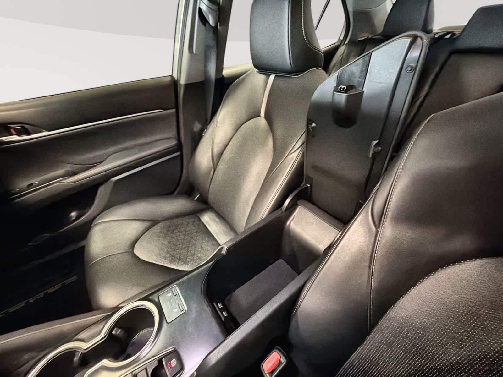 2020 Toyota Camry XSE - Photo 29