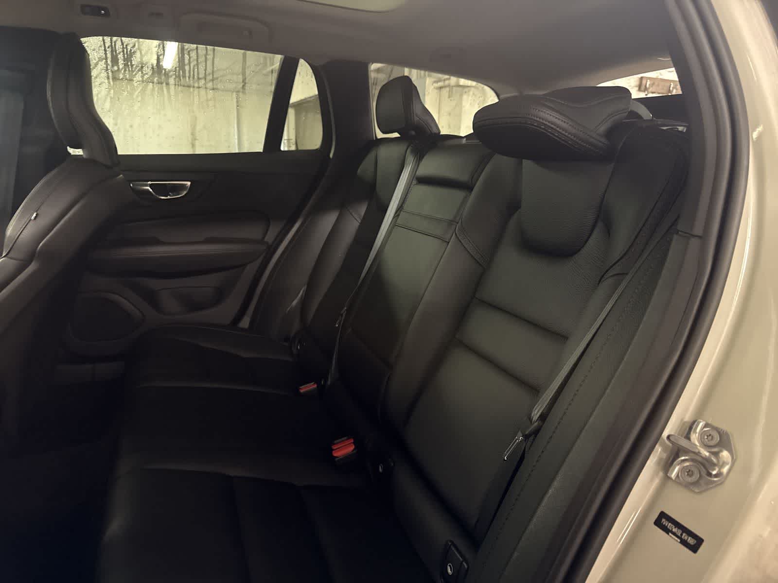Thumbnail: 2020 Volvo S60 - 18