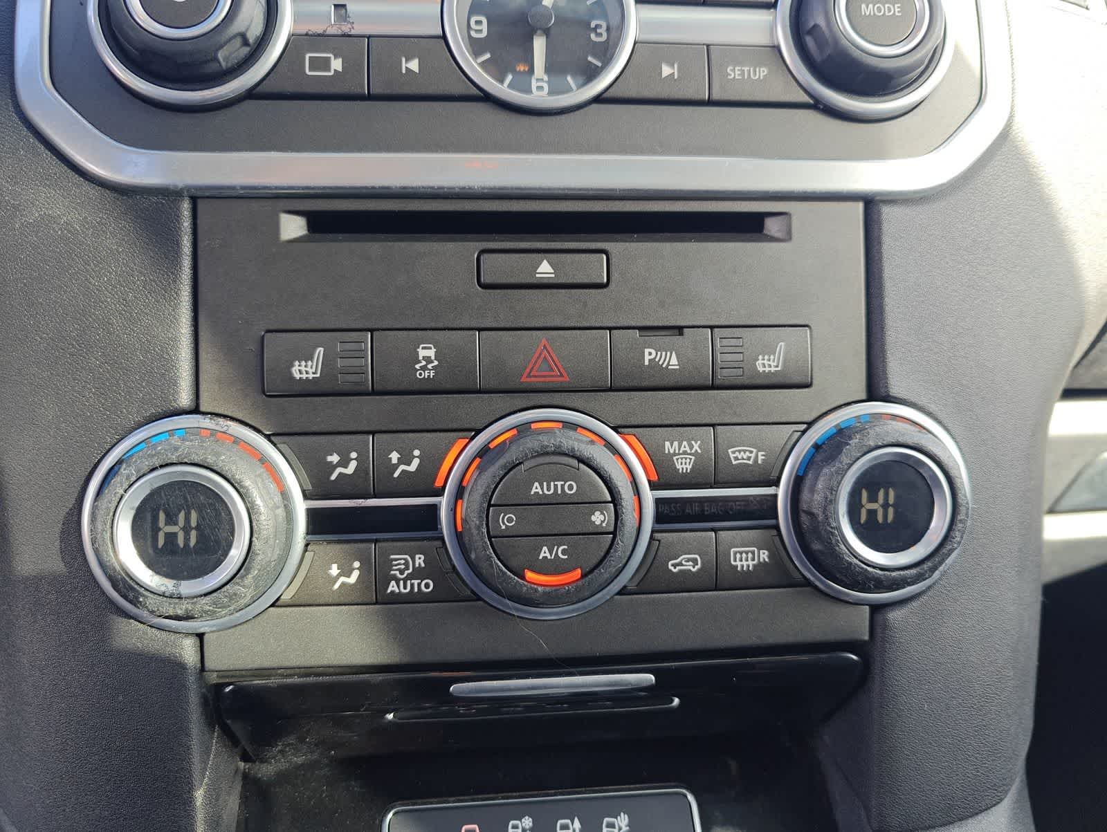 Thumbnail: 2015 Land Rover LR4 - 30