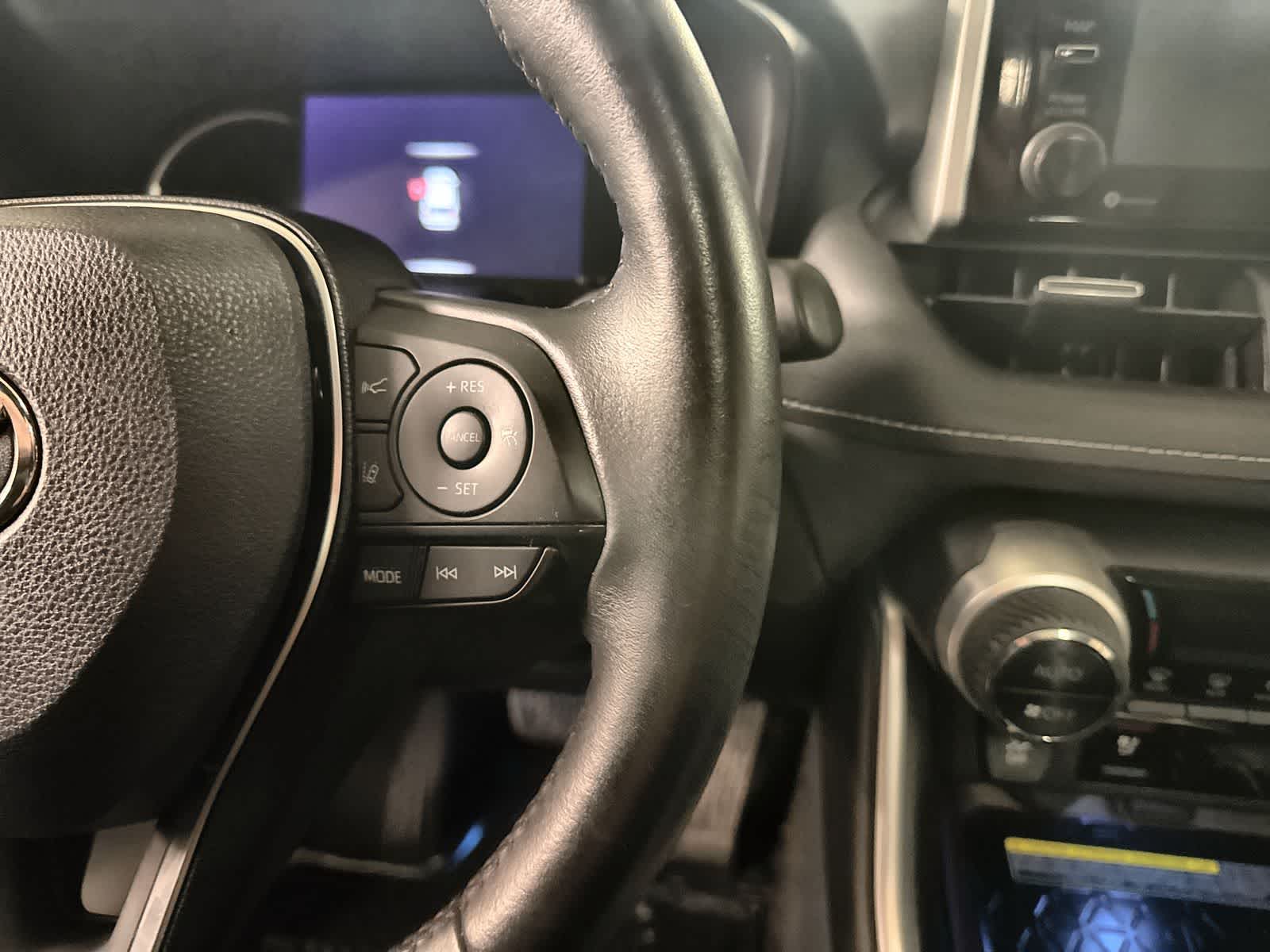 Thumbnail: 2019 Toyota RAV4 - 27