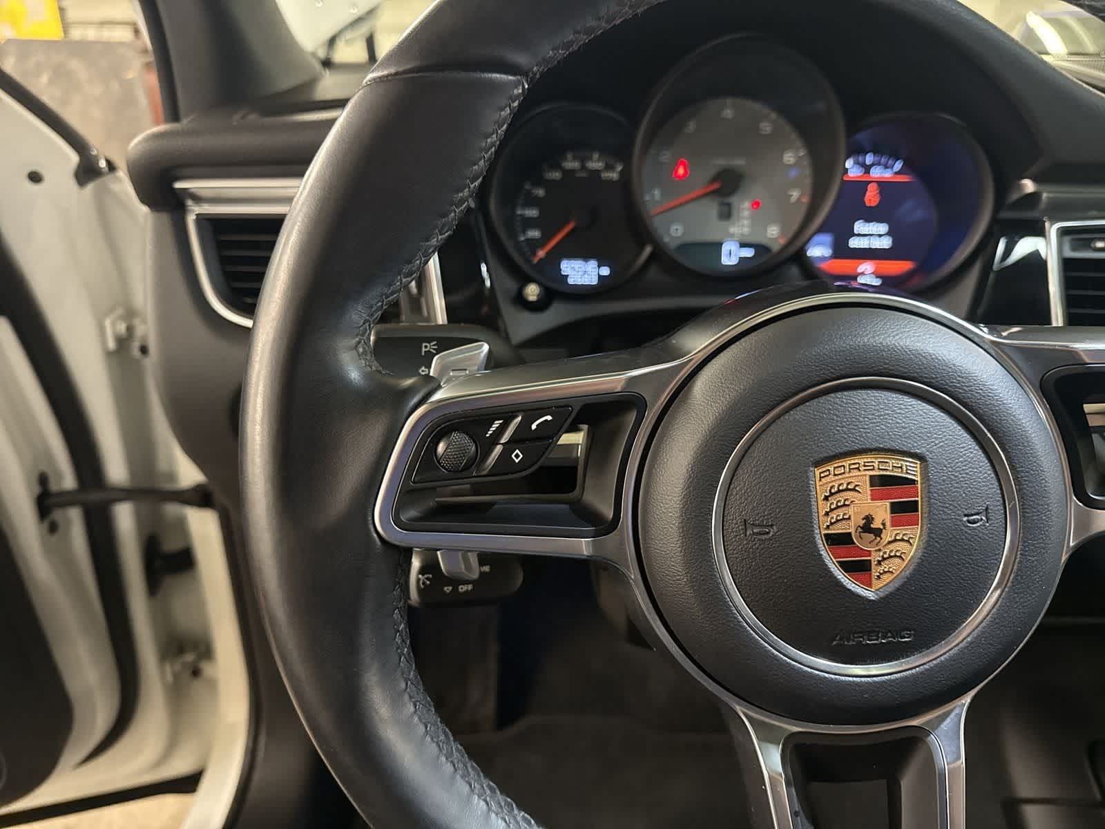 Thumbnail: 2017 Porsche Macan - 25