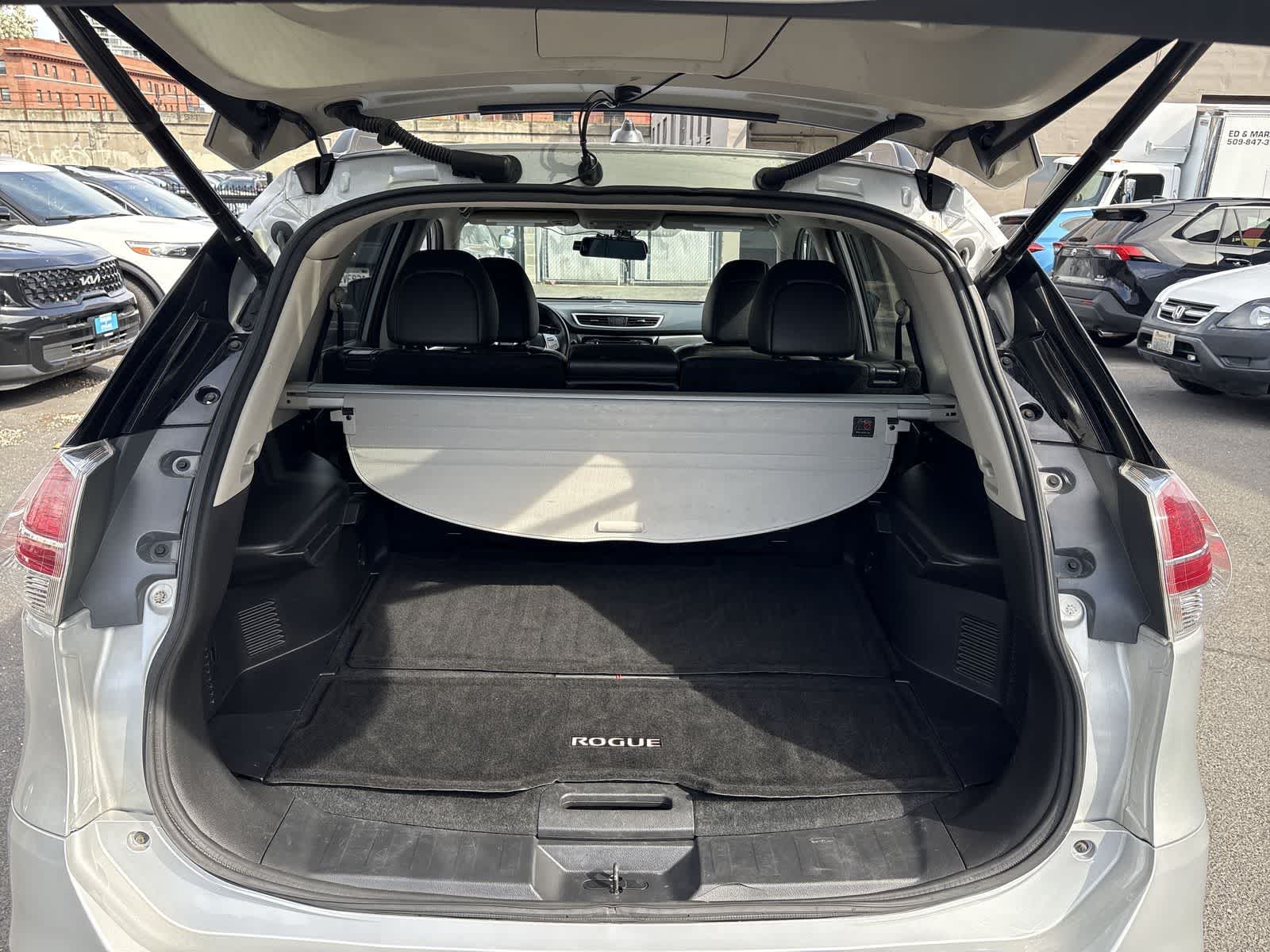 Thumbnail: 2016 Nissan Rogue - 36