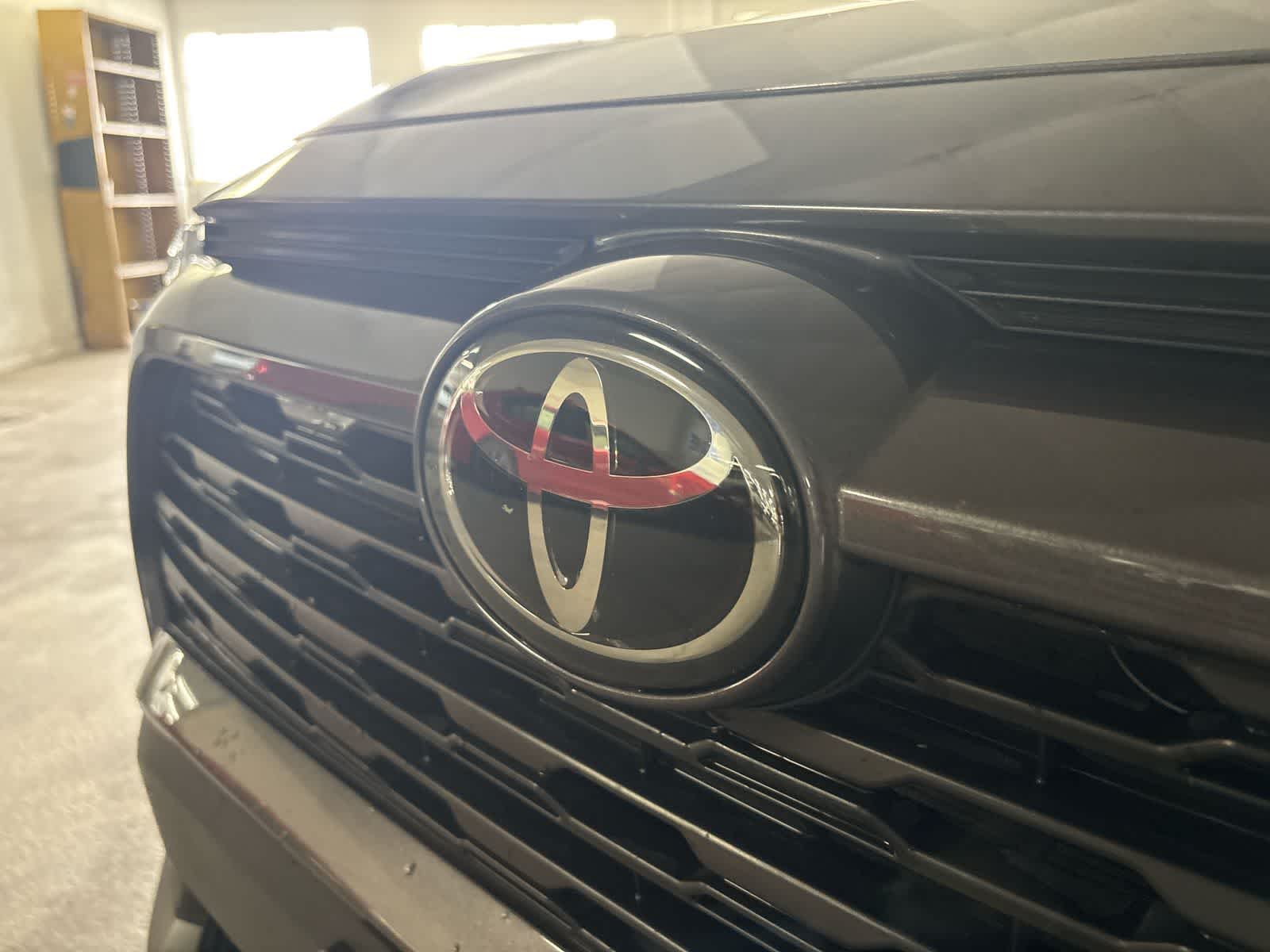 Thumbnail: 2022 Toyota RAV4 - 11