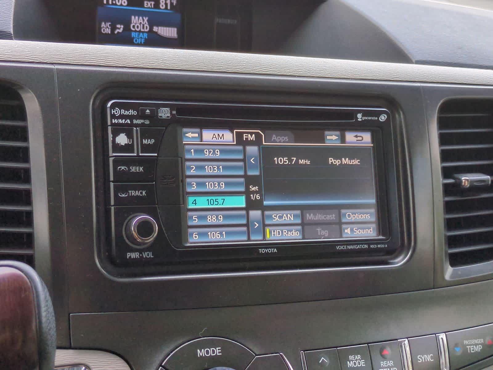 Thumbnail: 2013 Toyota Sienna - 32