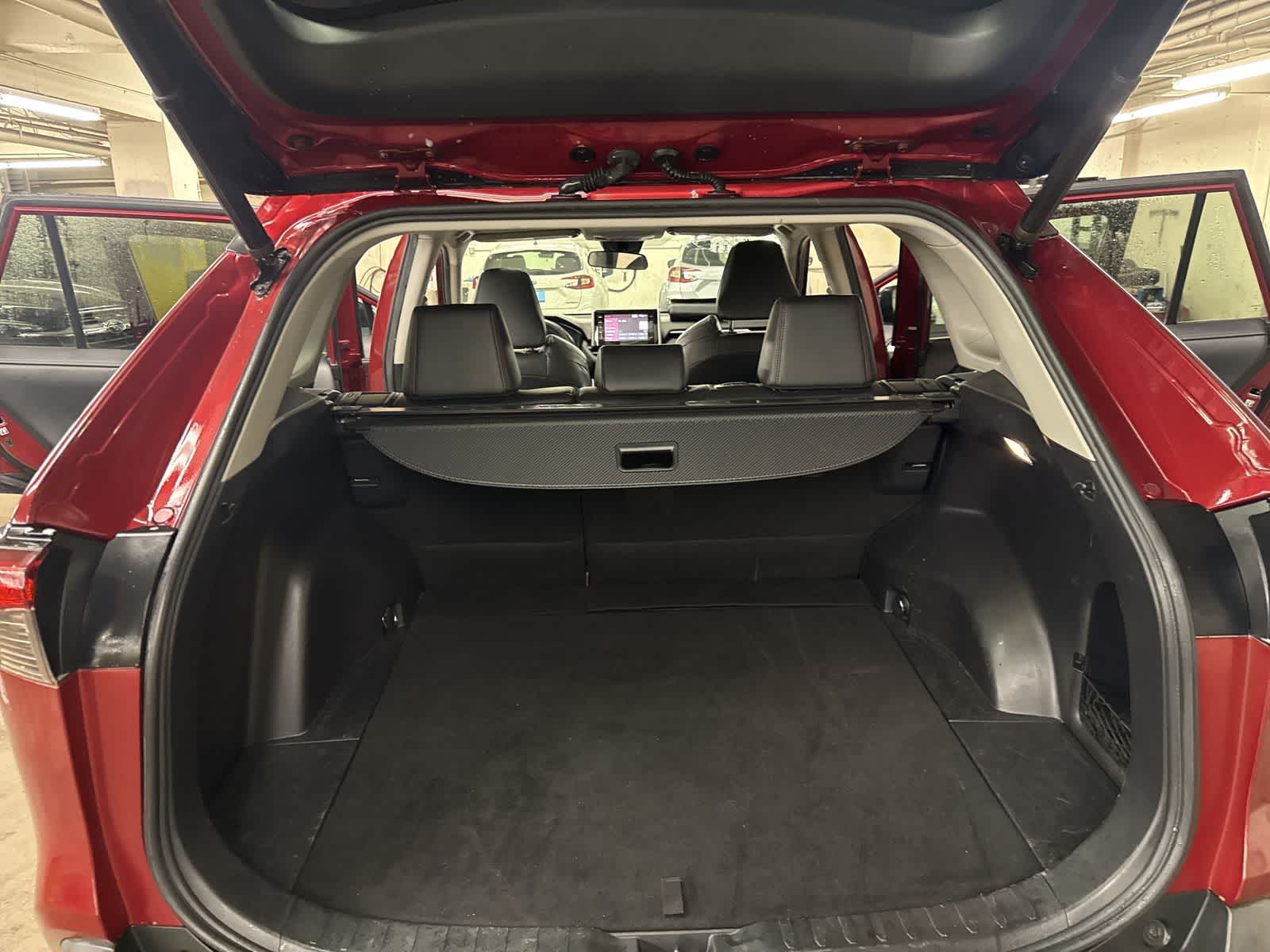 Thumbnail: 2020 Toyota RAV4 - 36