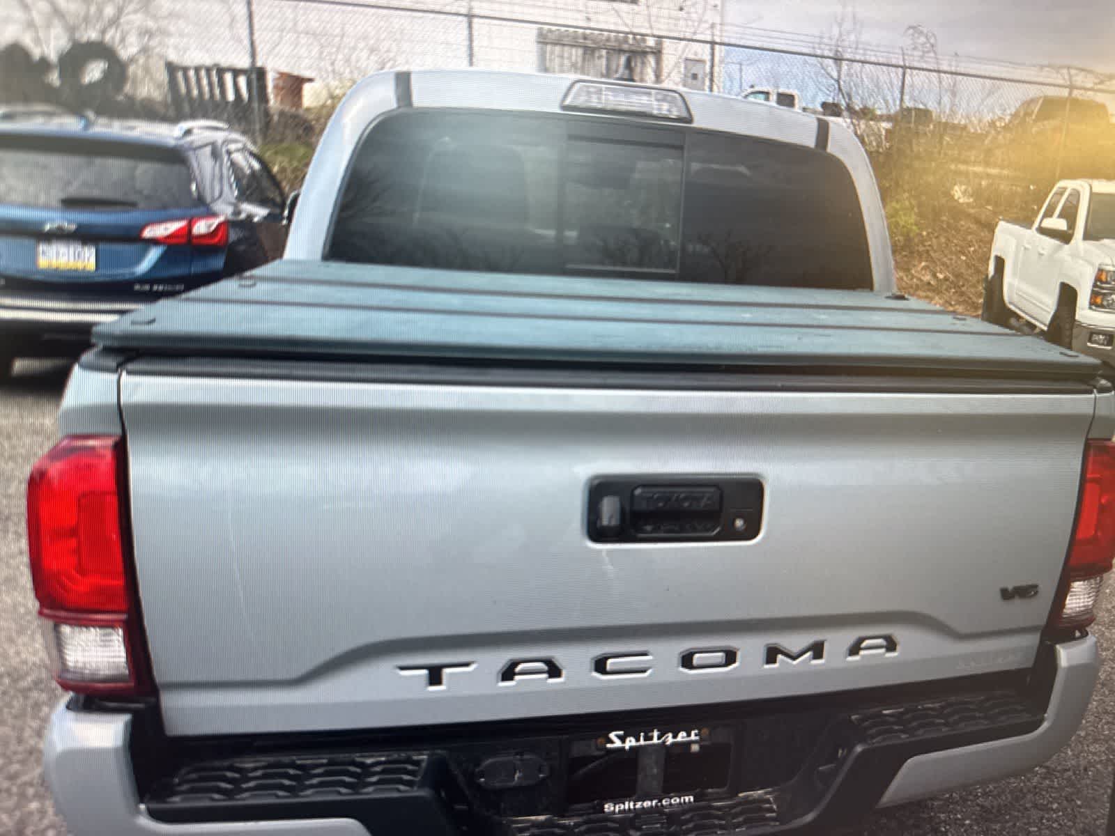 Thumbnail: 2018 Toyota Tacoma - 4
